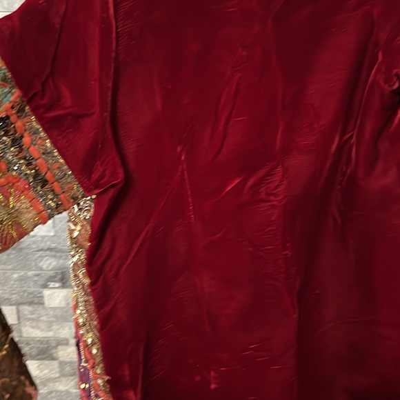 Embroidered velvet coat, women size medium mad in overseas - Picture 6 of 9